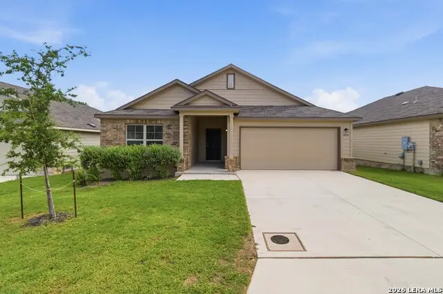 2961 Greenbriar, Seguin, TX 78155 - #1