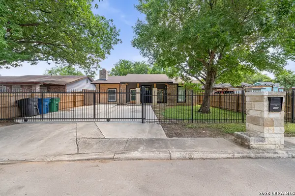 6750 Paradise Oak Dr, San Antonio, TX 78227