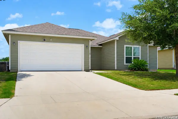 148 Lark Hill, Floresville, TX 78114
