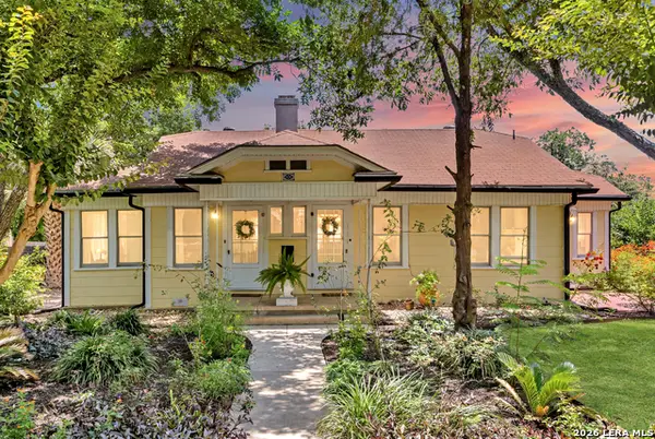 222 Redwood St, Alamo Heights, TX 78209