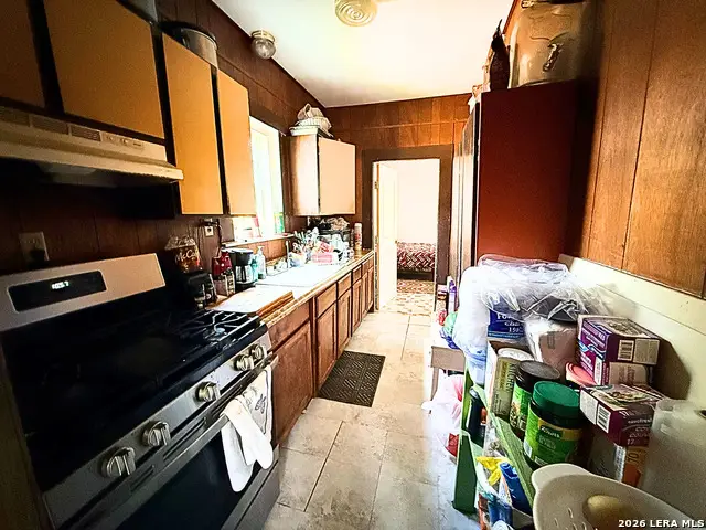 1110 W Lynwood Ave, San Antonio, TX 78201 - #2