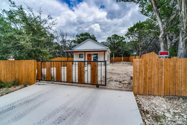 6401 Whartons Dock, Bandera, TX 78003 - #3