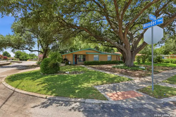 202 Chelsea Dr, San Antonio, TX 78213