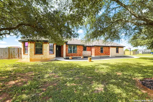 1860 County Road 6710, Lytle, TX 78052