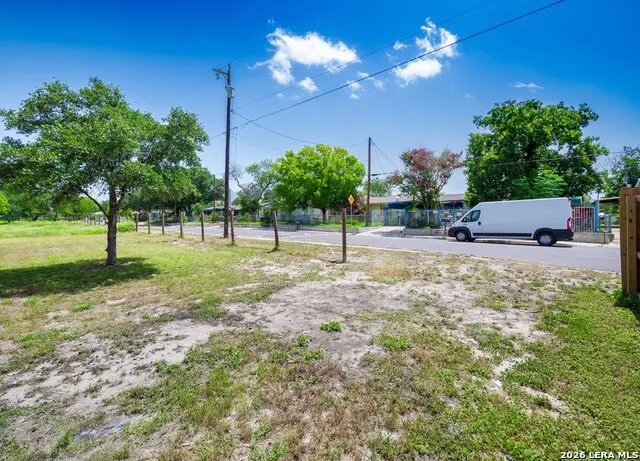 1523 Logwood Ave, San Antonio, TX 78221 - #3