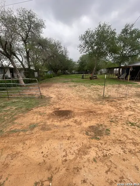 910 Evergreen, Jourdanton, TX 78026