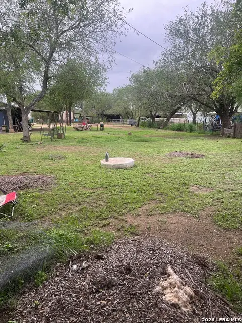 910 Evergreen, Jourdanton, TX 78026 - #3