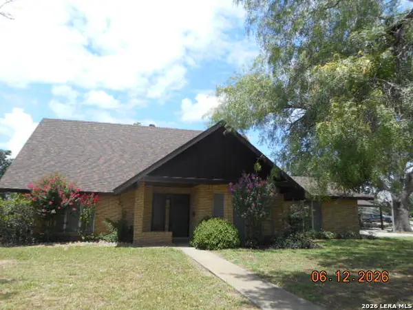 412 Chaparral Dr., Pleasanton, TX 78064