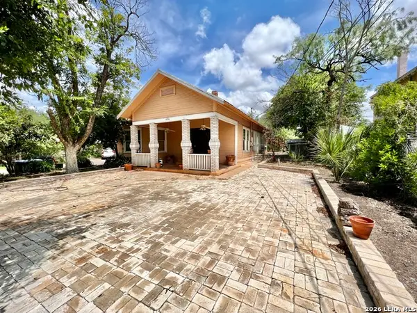 1096 Avenue A, Eagle Pass, TX 78852