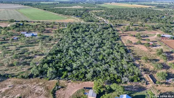 1181 State Highway 173, Bigfoot, TX 78005