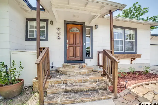 2540 W Summit Ave, San Antonio, TX 78228 - #3
