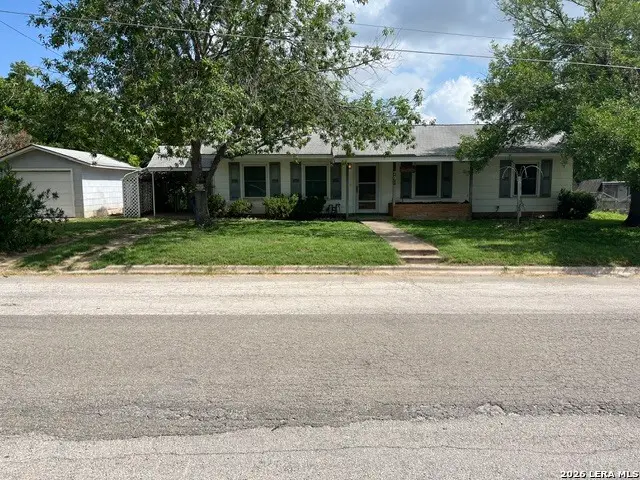 708 Sutton, Pleasanton, TX 78064 - #1