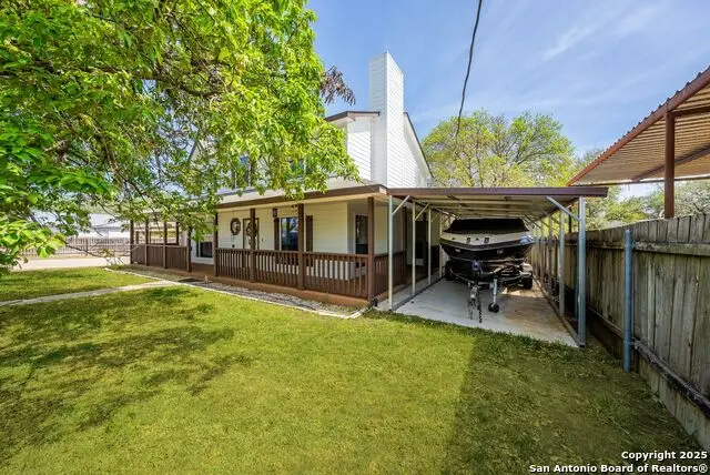 1506 D St, Floresville, TX 78114 - #3