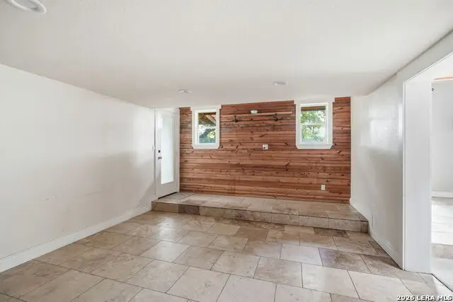 606 E Austin St, Luling, TX 78648 - #3