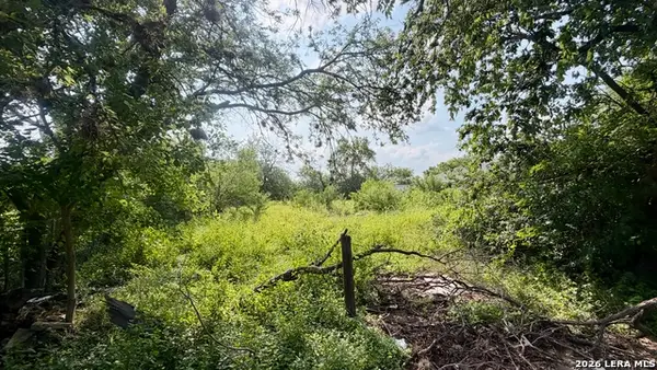 207 La Gloria St, San Antonio, TX 78237