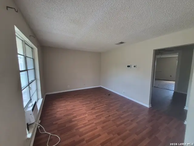 2406 Roseville St, San Antonio, TX 78219 - #2