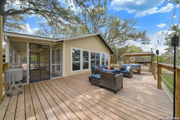 178 N Lakeshore Dr, Bandera, TX 78003
