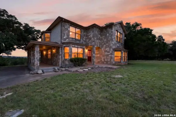 988 Summit Rd, Lakehills, TX 78063
