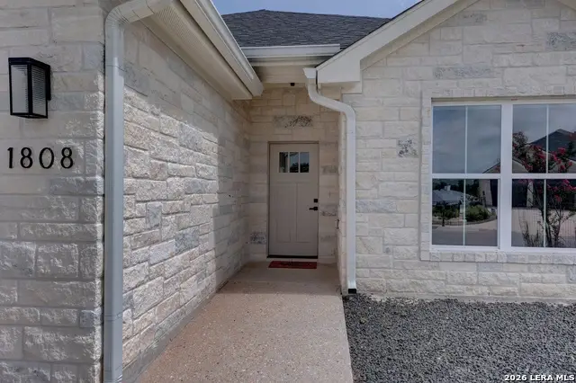 1808 Chateau Ln N, Kerrville, TX 78028 - #3