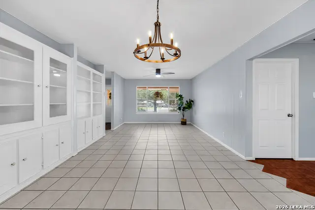 1305 E Colorado, Pearsall, TX 78061 - #2