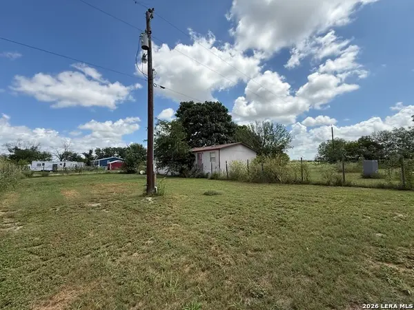 1199 County Road 345, La Vernia, TX 78121