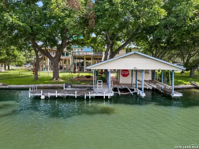 160 Lakeside Dr, Seguin, TX 78155 - #1