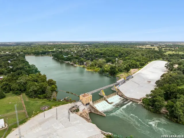 160 Lakeside Dr, Seguin, TX 78155 - #3