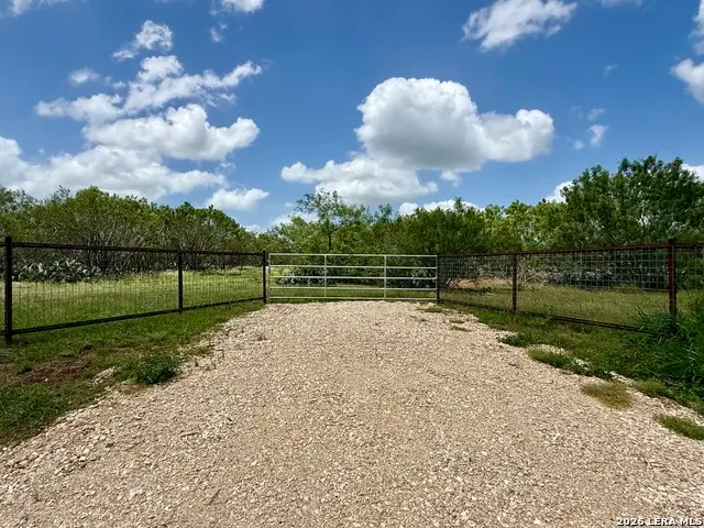 2253 County Road 332, Charlotte, TX 78011 - #3