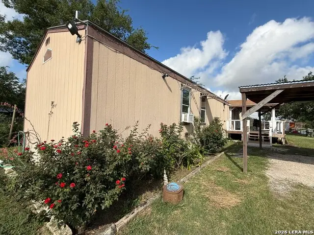 723 Kayroe Rd, Adkins, TX 78101 - #2
