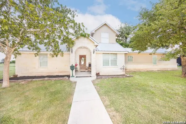 1466 County Road 456, Hondo, TX 78861