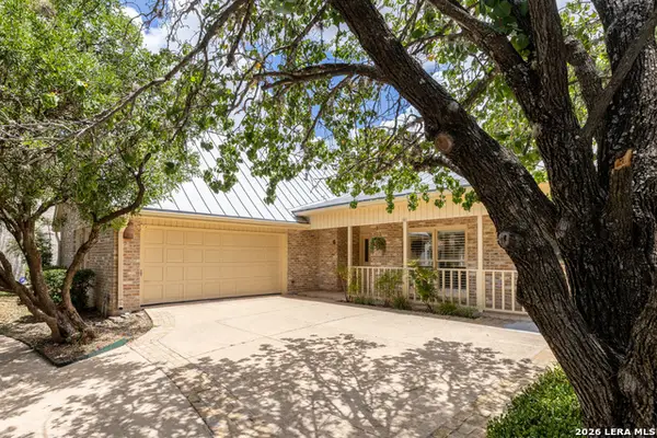 6 Cottesmore Ct, San Antonio, TX 78218
