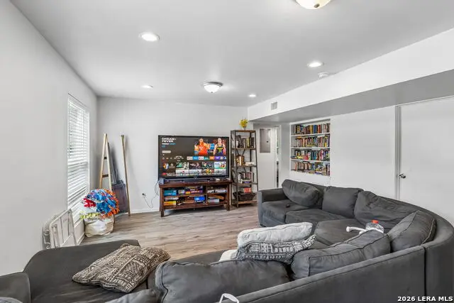 130 Senisa Dr, San Antonio, TX 78228 - #3