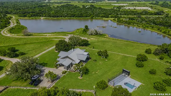 759 County Road 216, Hobson, TX 78117
