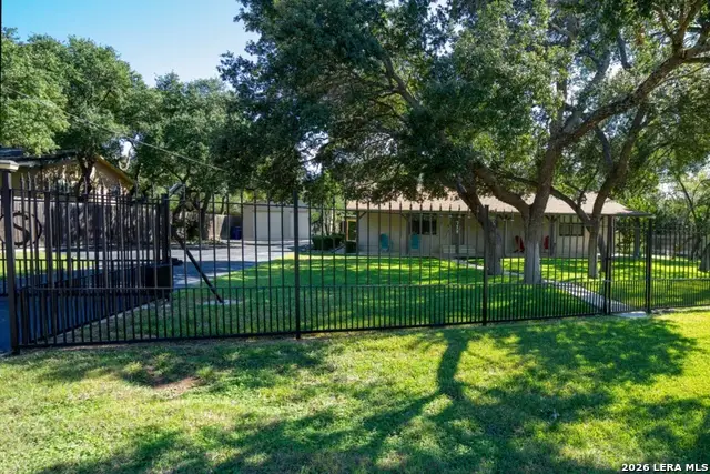 718 Eastview Dr, Canyon Lake, TX 78133 - #1