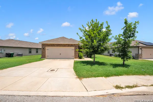 10907 Airmen Dr, Converse, TX 78109