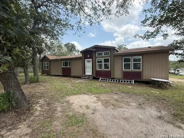 129 Oak Shadow, Floresville, TX 78114 - #1