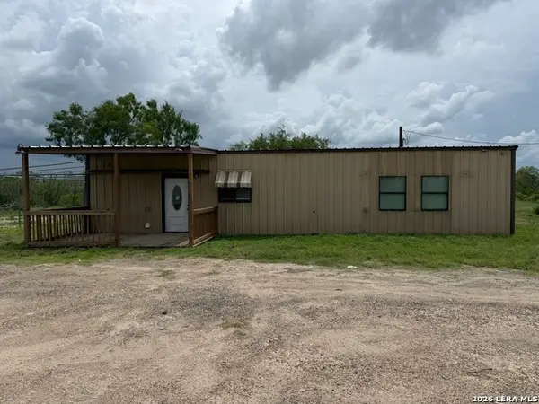 2711 W Highway 72, Three Rivers, TX 78071