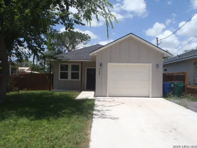 964 Allende St, Seguin, TX 78155 - #2