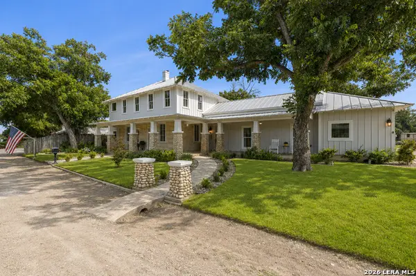824 High St, Comfort, TX 78013