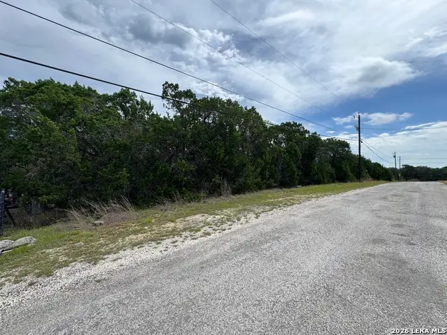23 Comanche Path, Bandera, TX 78003 - #2