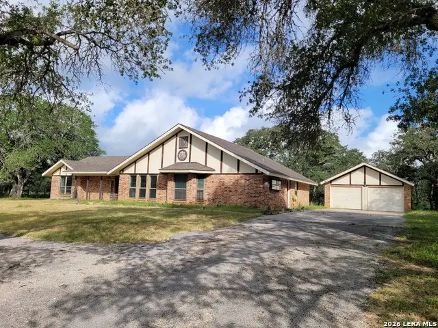 110 Post Oak, Floresville, TX 78114 - #1