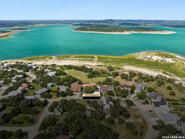 408 Edge Hill Dr, Canyon Lake, TX 78133