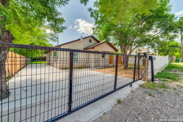651 N San Augustine Ave, San Antonio, TX 78228 - #1