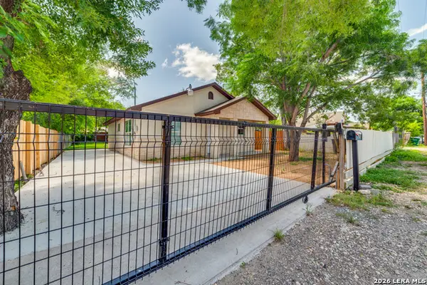 651 N San Augustine Ave, San Antonio, TX 78228