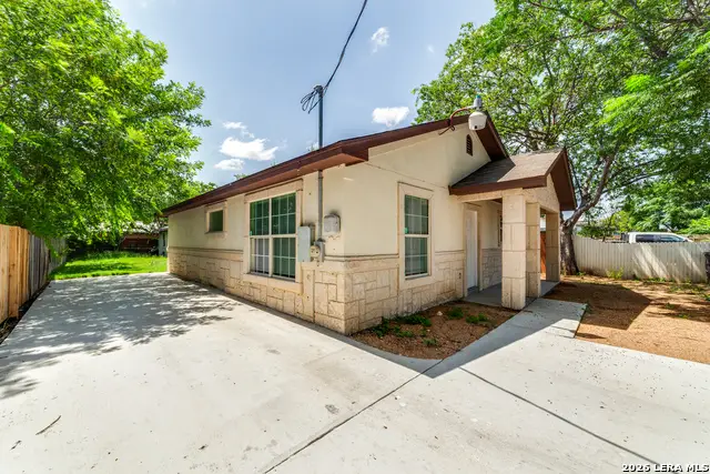 651 N San Augustine Ave, San Antonio, TX 78228 - #3