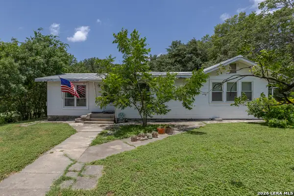 245 Concord Pl, Balcones Heights, TX 78201