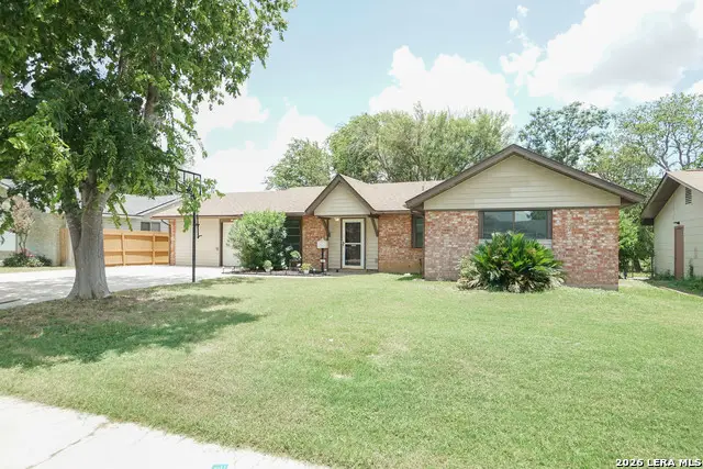 221 Meadow Ln, Schertz, TX 78154 - #1