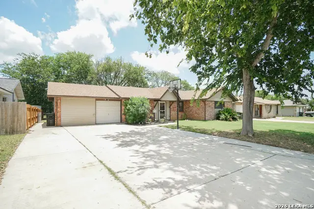 221 Meadow Ln, Schertz, TX 78154 - #3