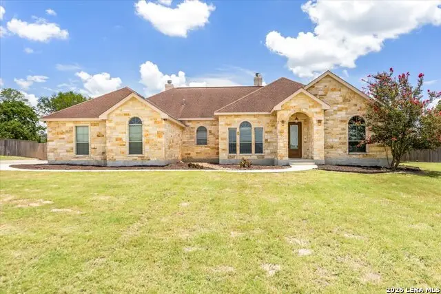 160 Abrego Lake Dr, Floresville, TX 78114 - #1
