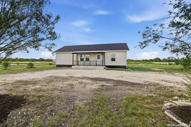 183 Las Fincas Dr, Hondo, TX 78861 - #1